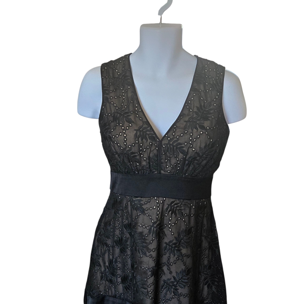 Taylor dress black embroidered‎ eyelet dress - Picture 4 of 15